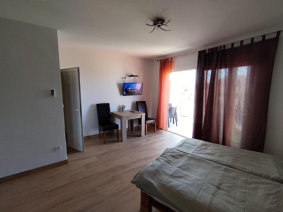 Stonewood Dalmacija Apartamento Primošten Exterior foto