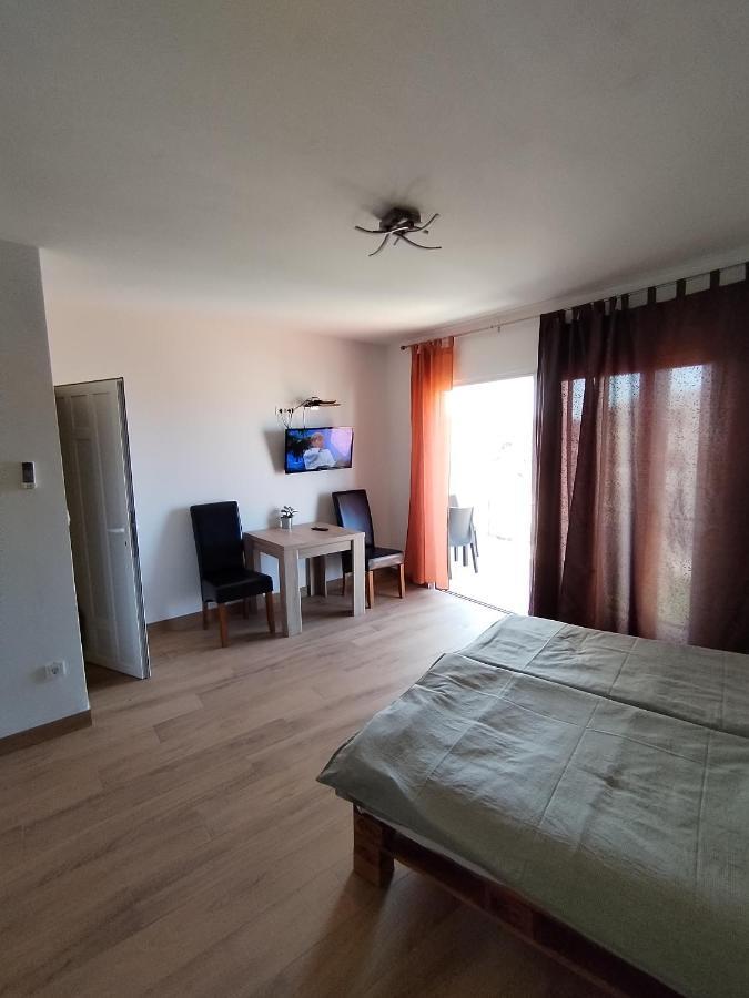 Stonewood Dalmacija Apartamento Primošten Exterior foto