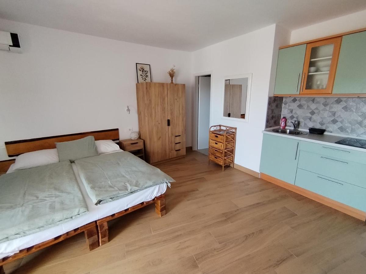 Stonewood Dalmacija Apartamento Primošten Exterior foto